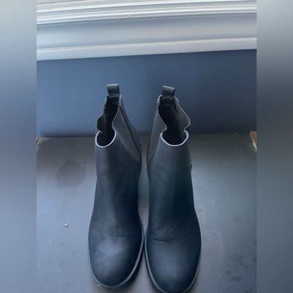 Dirty Laundry Heel Boots - Picture 2 of 6